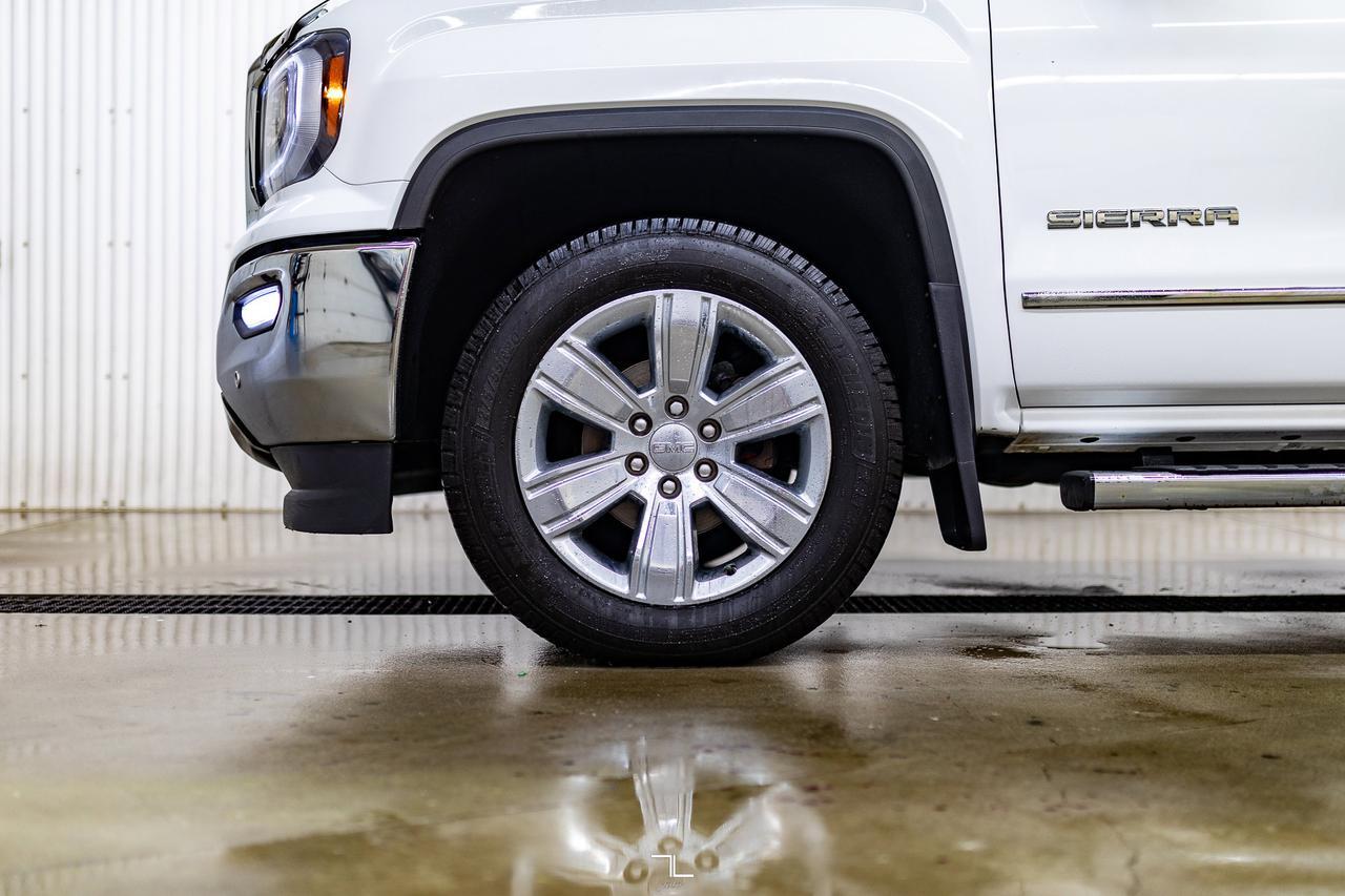 2017 GMC Sierra 1500 4x4 Crew Cab SLT Z71 Leather Roof Nav Red Deer AB