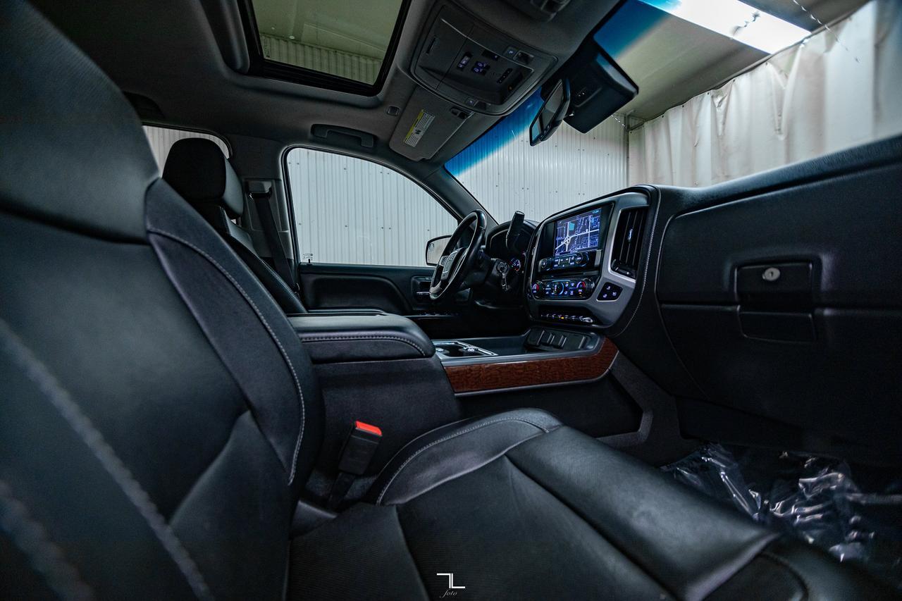 2017 GMC Sierra 1500 4x4 Crew Cab SLT Z71 Leather Roof Nav Red Deer AB