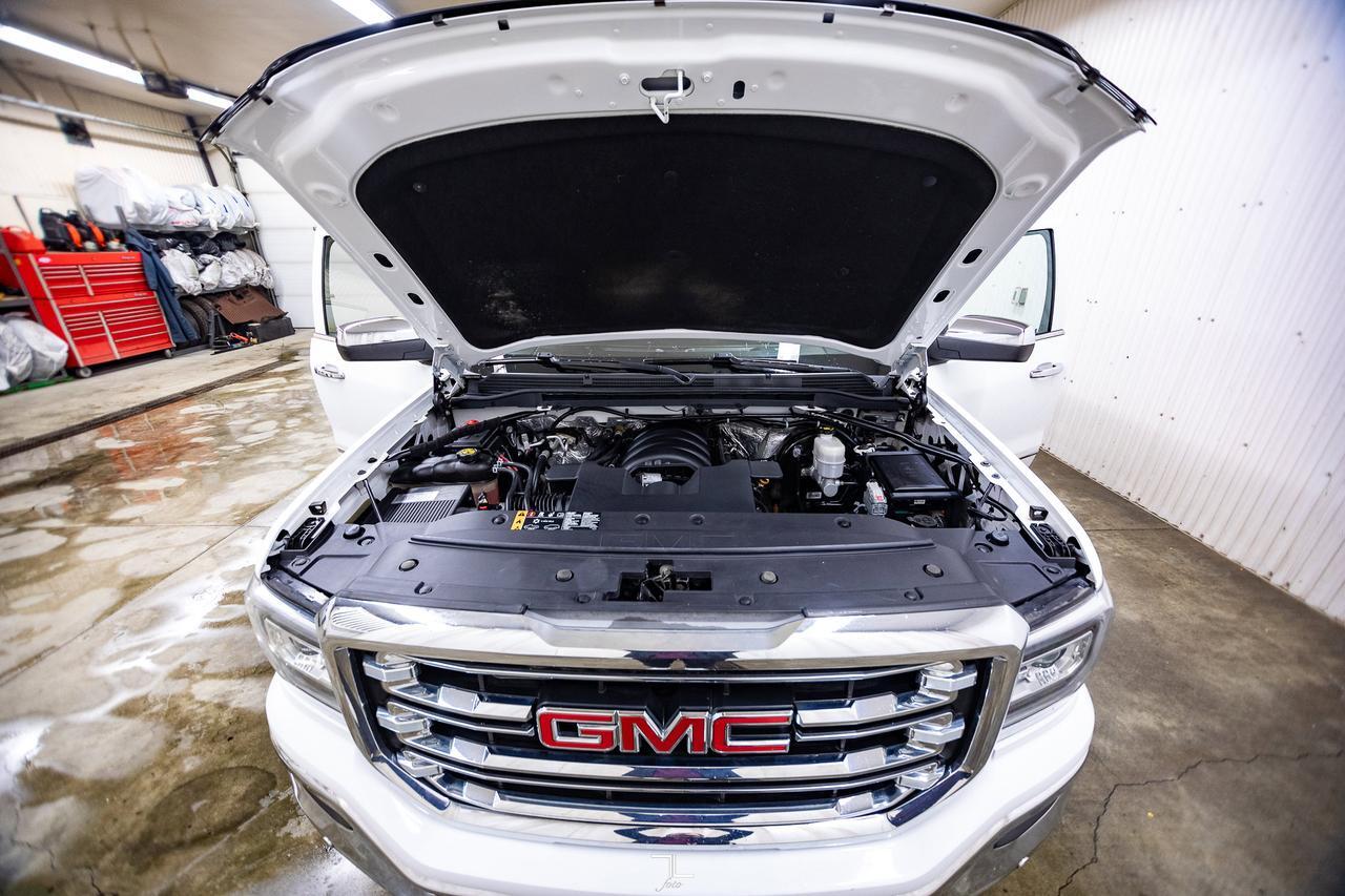 2017 GMC Sierra 1500 4x4 Crew Cab SLT Z71 Leather Roof Nav Red Deer AB