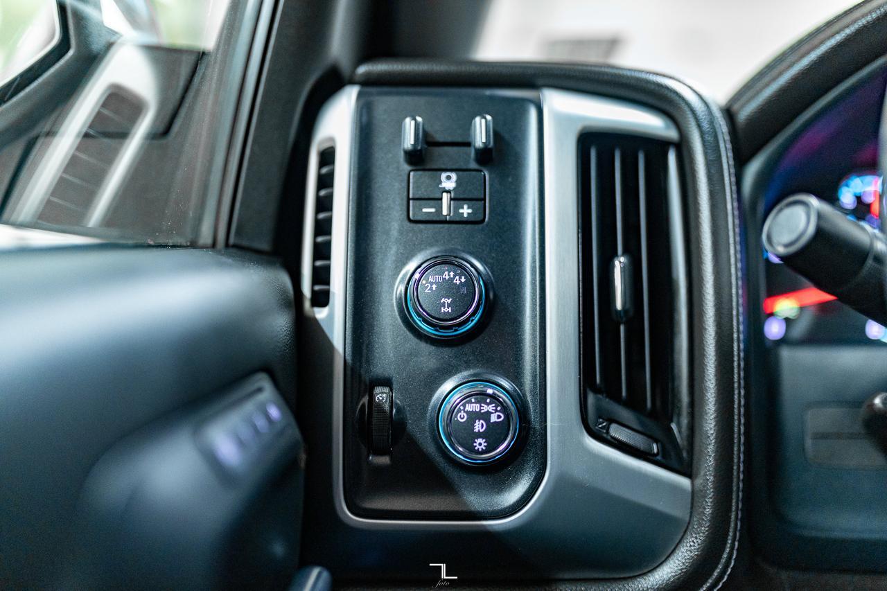 2017 GMC Sierra 1500 4x4 Crew Cab SLT Z71 Leather Roof Nav Red Deer AB