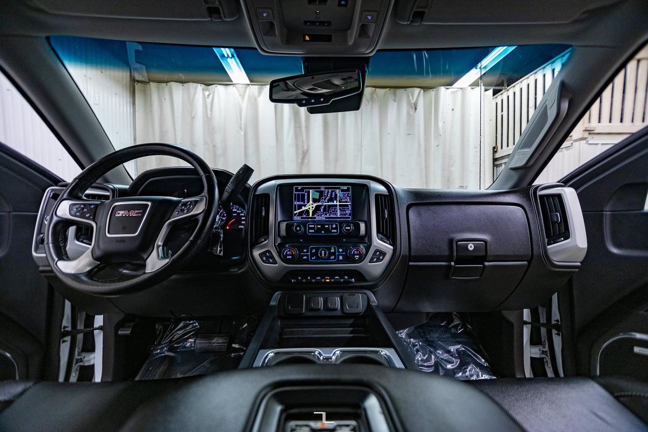 2017 GMC Sierra 1500 4x4 Crew Cab SLT Z71 Leather Roof Nav Red Deer AB