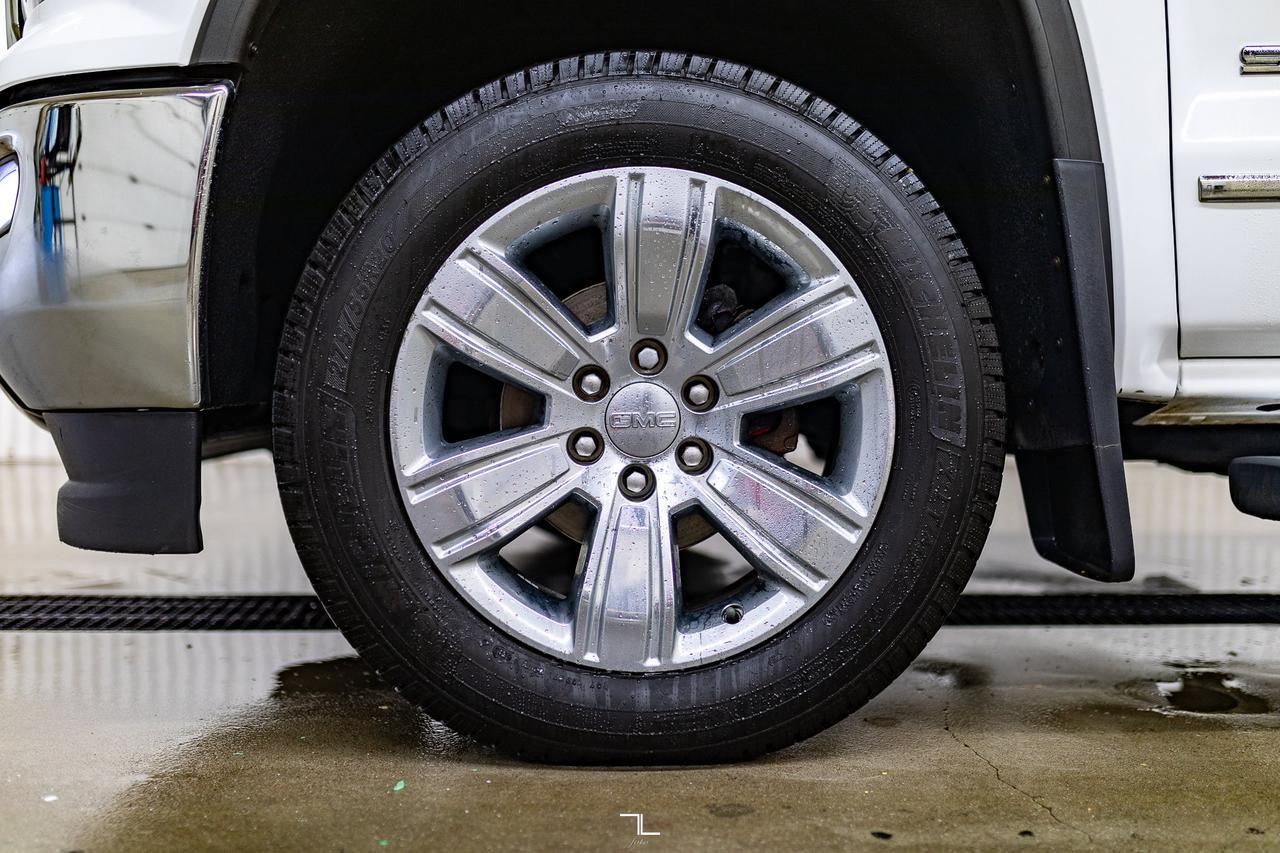 2017 GMC Sierra 1500 4x4 Crew Cab SLT Z71 Leather Roof Nav Red Deer AB