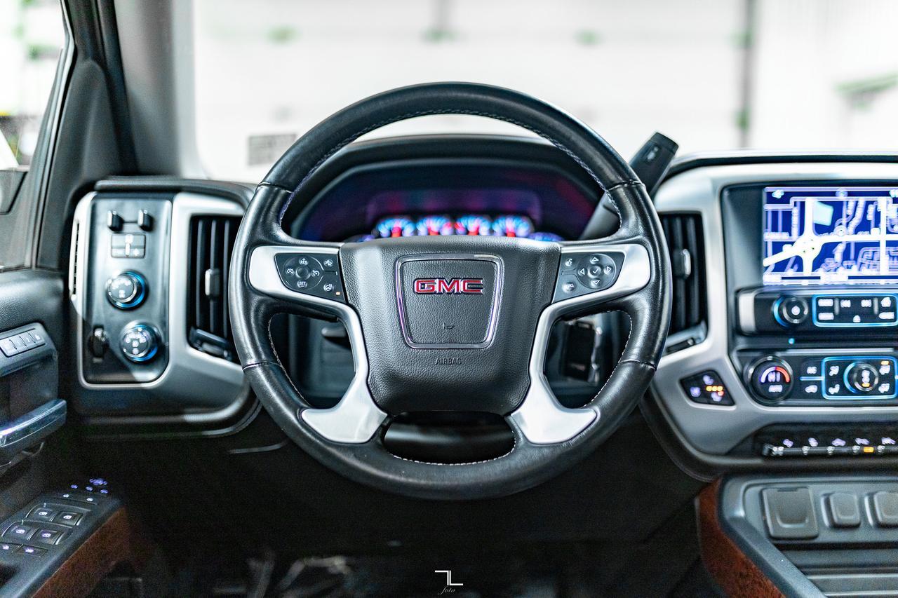 2017 GMC Sierra 1500 4x4 Crew Cab SLT Z71 Leather Roof Nav Red Deer AB