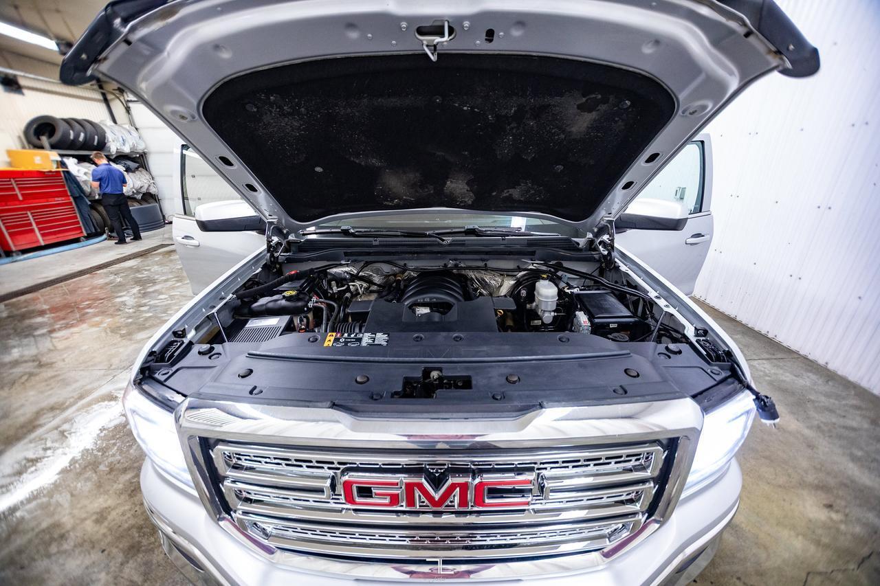 2017 GMC Sierra 1500 4x4 Double Cab SLE Z71 Kodiak PSeat BCam Red Deer AB