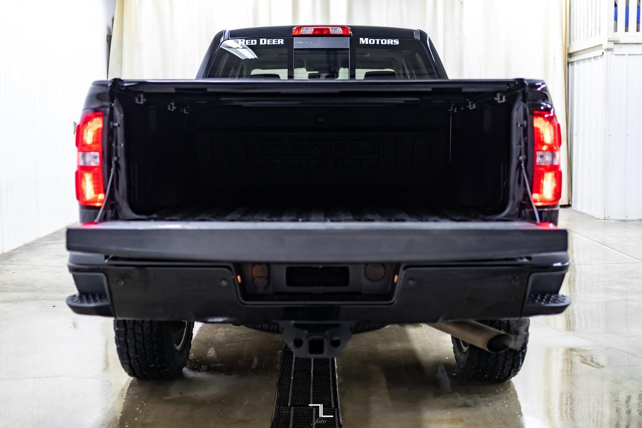 2017 GMC Sierra 2500 4x4 Crew Cab Denali HD Leather Roof Nav BCam Red Deer AB