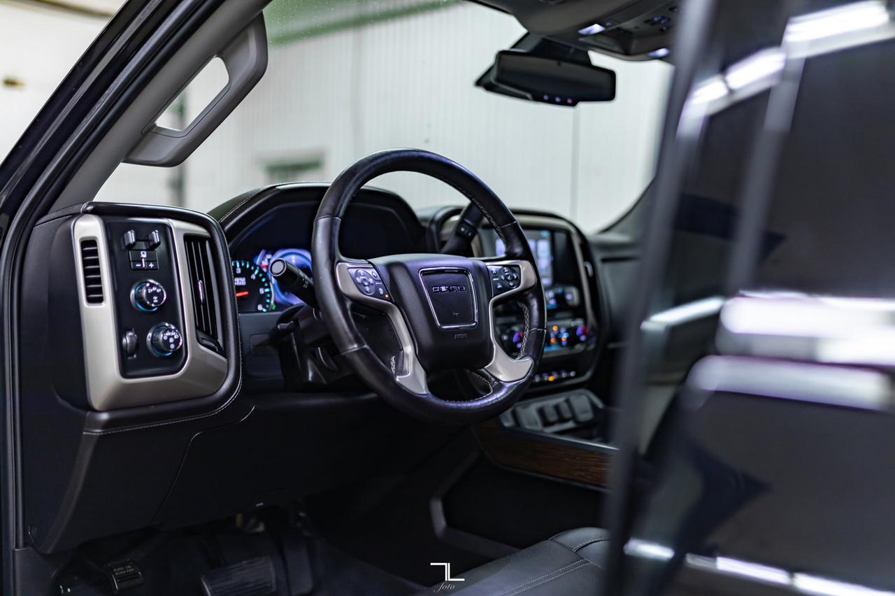 2017 GMC Sierra 2500 4x4 Crew Cab Denali HD Leather Roof Nav BCam Red Deer AB