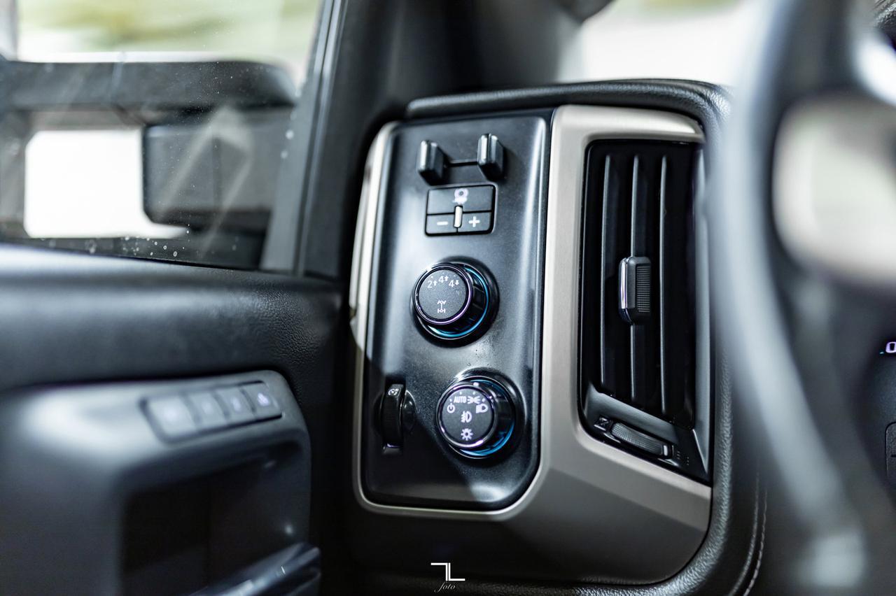 2017 GMC Sierra 2500 4x4 Crew Cab Denali HD Leather Roof Nav BCam Red Deer AB