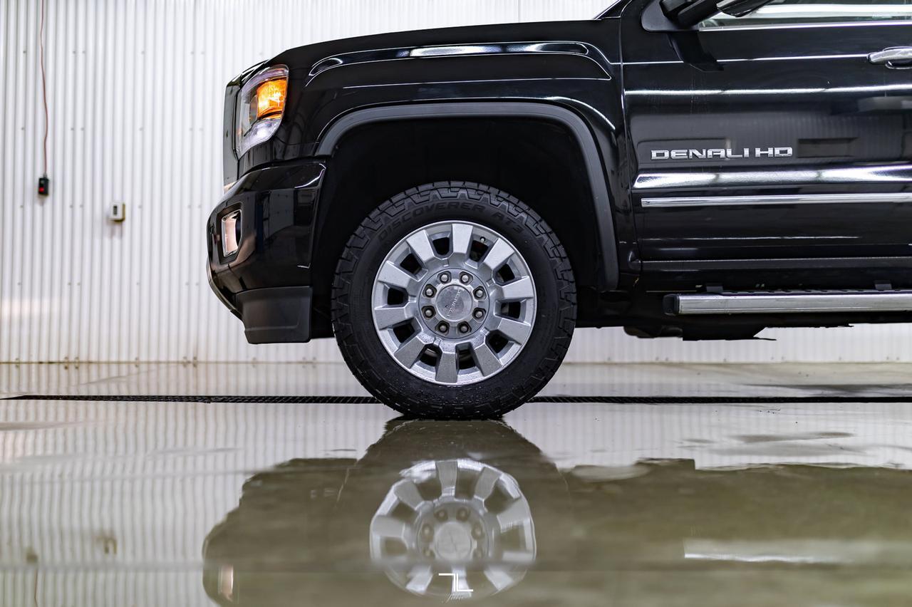 2017 GMC Sierra 2500 4x4 Crew Cab Denali HD Leather Roof Nav BCam Red Deer AB