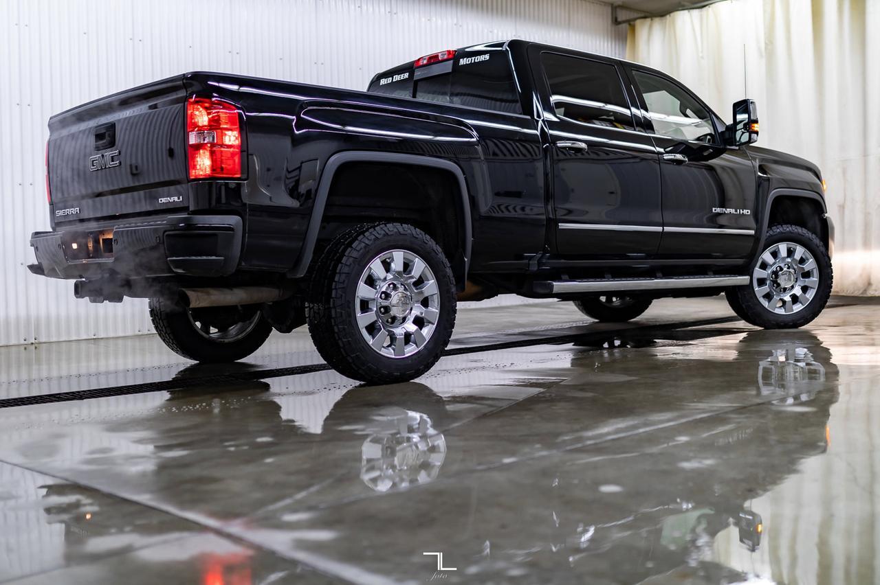 2017 GMC Sierra 2500 4x4 Crew Cab Denali HD Leather Roof Nav BCam Red Deer AB