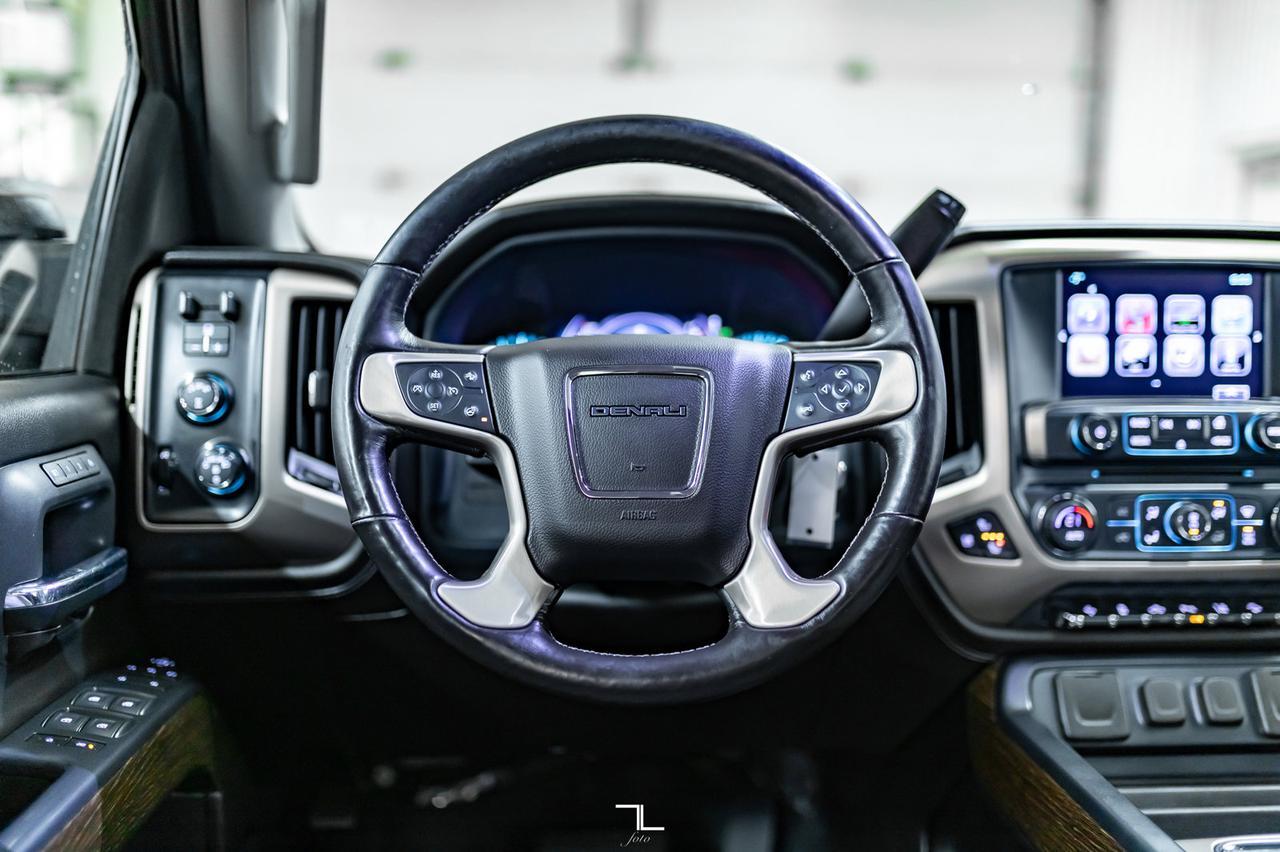 2017 GMC Sierra 2500 4x4 Crew Cab Denali HD Leather Roof Nav BCam Red Deer AB