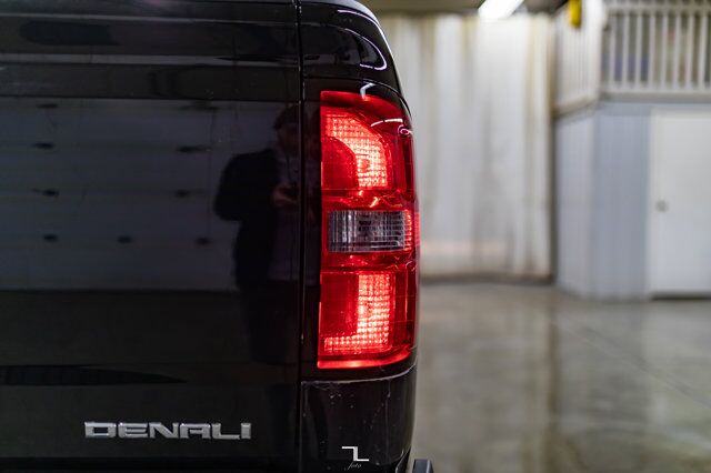 2017 GMC Sierra 2500 4x4 Crew Cab Denali HD Leather Roof Nav BCam Red Deer AB