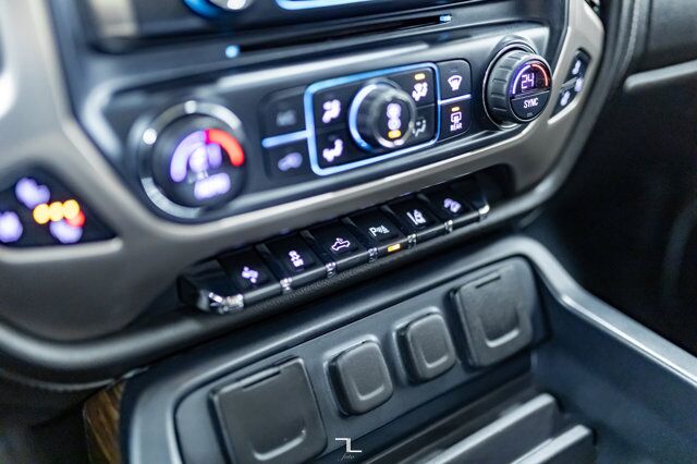 2017 GMC Sierra 2500 4x4 Crew Cab Denali HD Leather Roof Nav BCam Red Deer AB