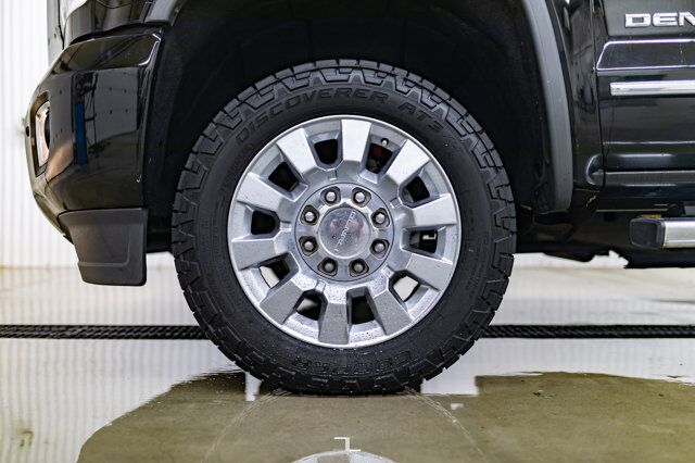 2017 GMC Sierra 2500 4x4 Crew Cab Denali HD Leather Roof Nav BCam Red Deer AB