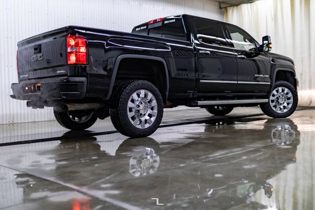2017 GMC Sierra 2500 4x4 Crew Cab Denali HD Leather Roof Nav BCam Red Deer AB