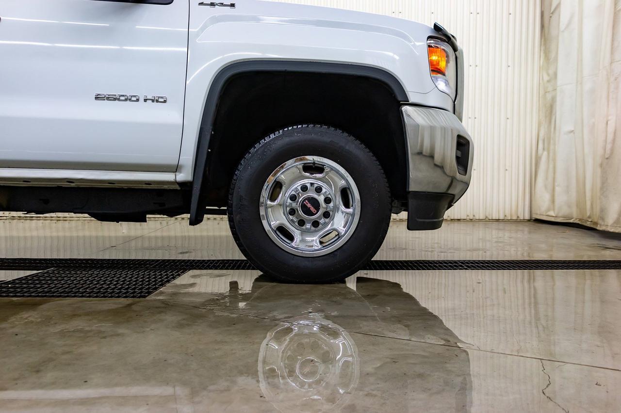 2017 GMC Sierra 2500HD 4x4 Crew Cab LT Deck Red Deer AB