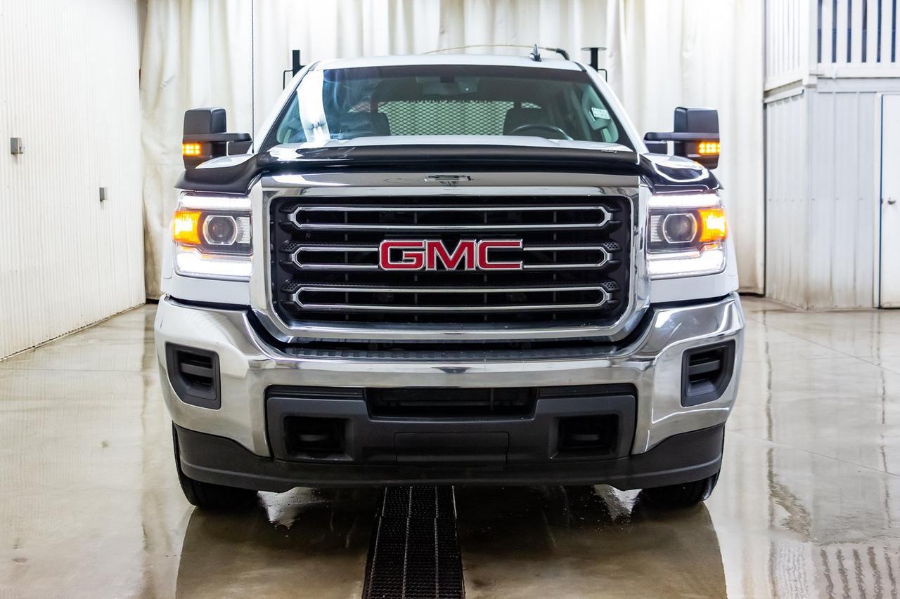 2017 GMC Sierra 2500HD 4x4 Crew Cab LT Deck Red Deer AB