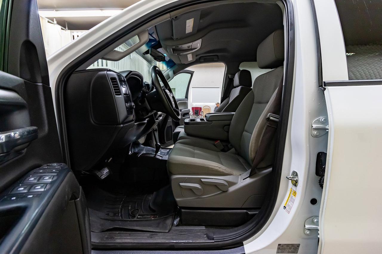 2017 GMC Sierra 2500HD 4x4 Crew Cab LT Deck Red Deer AB