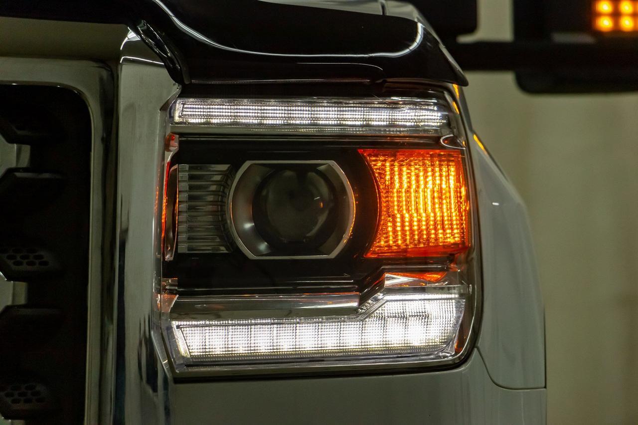 2017 GMC Sierra 2500HD 4x4 Crew Cab LT Deck Red Deer AB