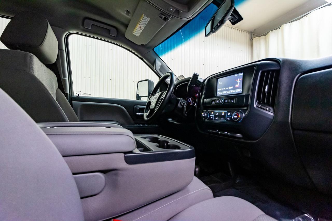 2017 GMC Sierra 2500HD 4x4 Crew Cab LT Deck Red Deer AB