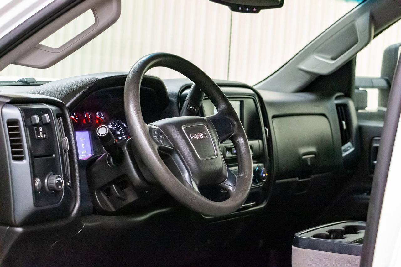 2017 GMC Sierra 2500HD 4x4 Crew Cab LT Deck Red Deer AB