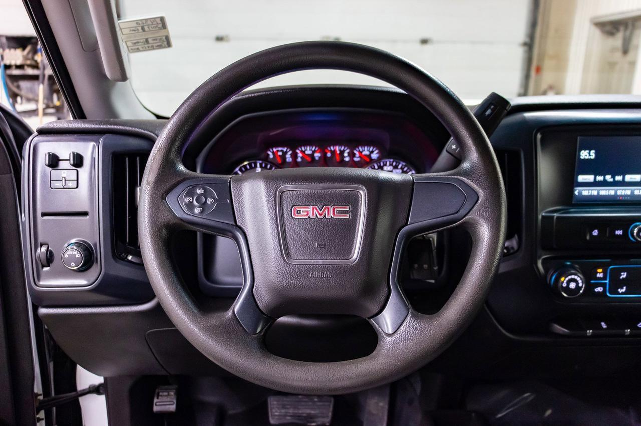 2017 GMC Sierra 2500HD 4x4 Crew Cab LT Deck Red Deer AB