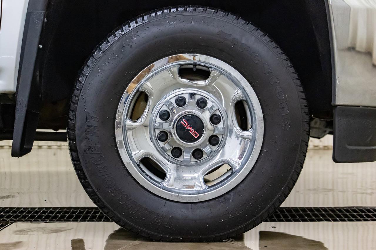 2017 GMC Sierra 2500HD 4x4 Crew Cab LT Deck Red Deer AB