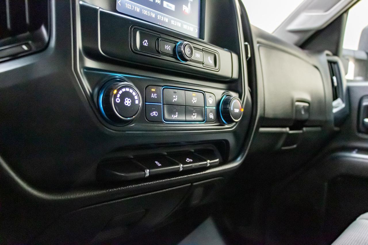 2017 GMC Sierra 2500HD 4x4 Crew Cab LT Deck Red Deer AB