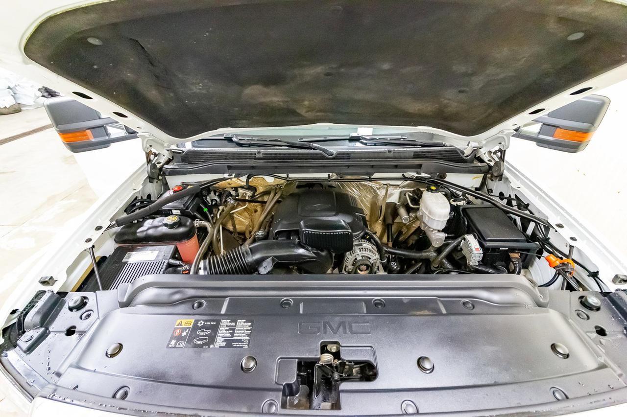 2017 GMC Sierra 2500HD 4x4 Crew Cab LT Deck Red Deer AB