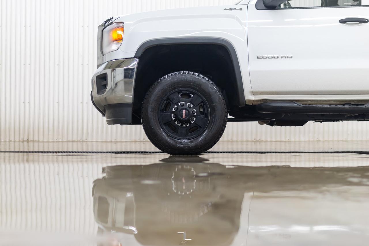 2017 GMC Sierra 2500HD 4x4 Crew Cab SLE BCam Red Deer AB