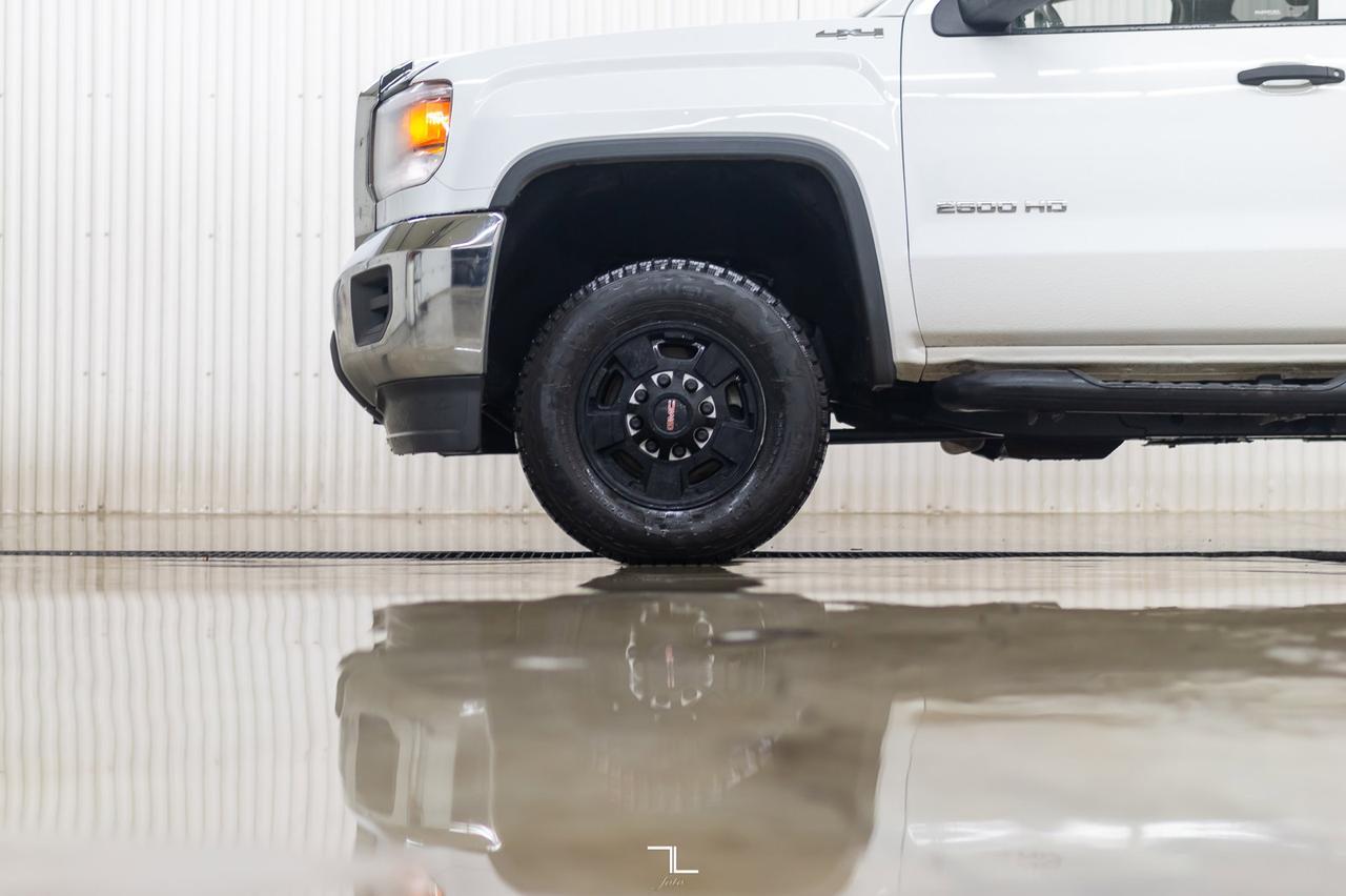 2017 GMC Sierra 2500HD 4x4 Crew Cab SLE BCam Red Deer AB