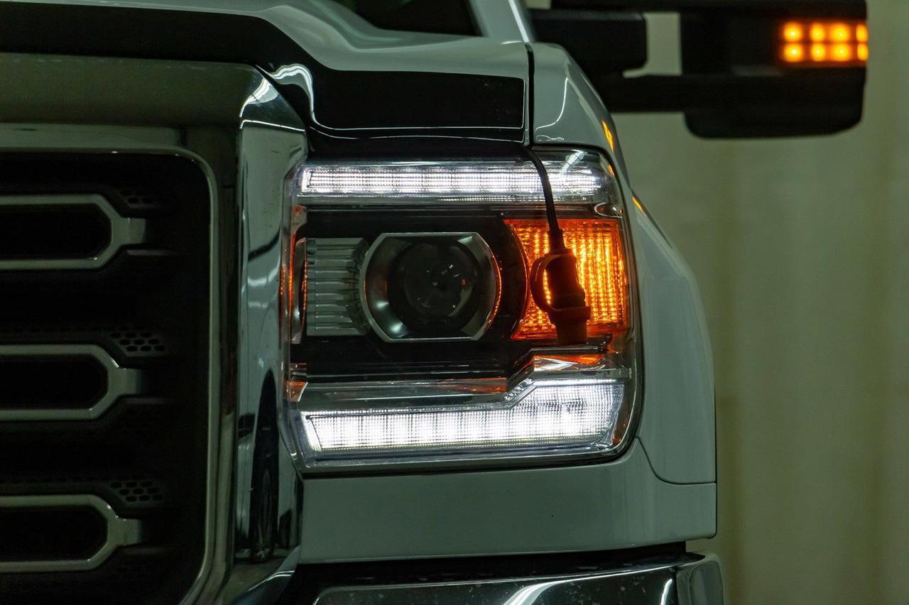 2017 GMC Sierra 2500HD 4x4 Crew Cab SLE BCam Red Deer AB