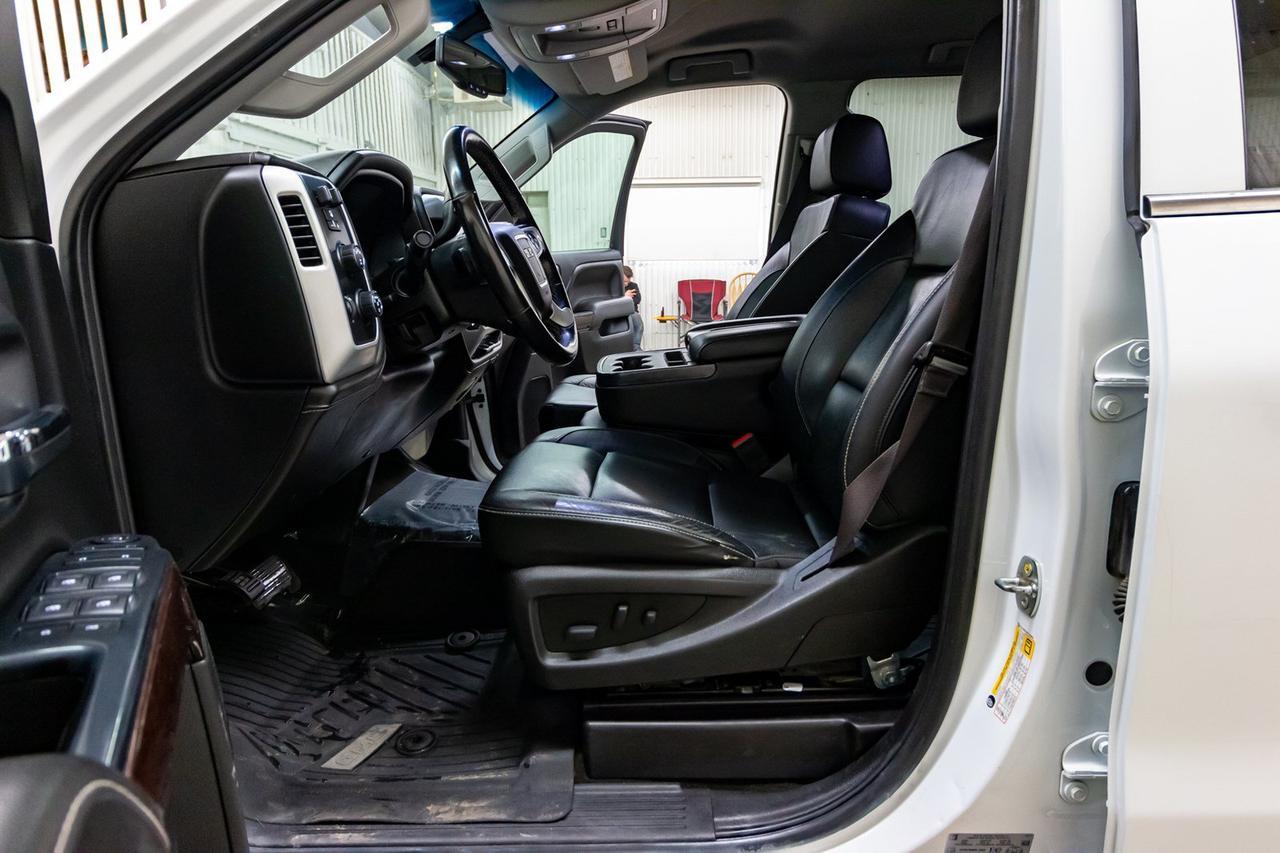 2017 GMC Sierra 2500HD 4x4 Crew Cab SLE BCam Red Deer AB