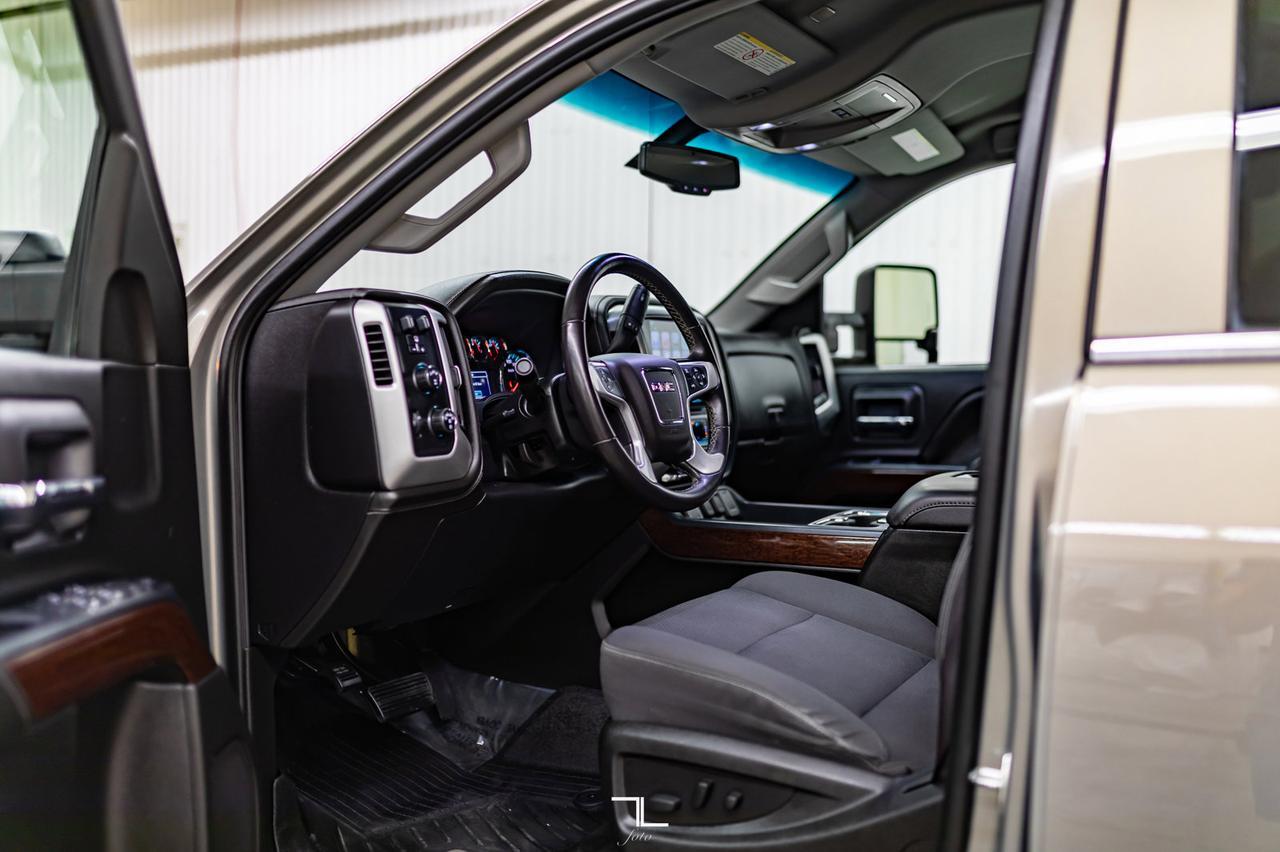 2017 GMC Sierra 2500HD 4x4 Crew Cab SLE Z71 BCam Fuel Wheels Red Deer AB