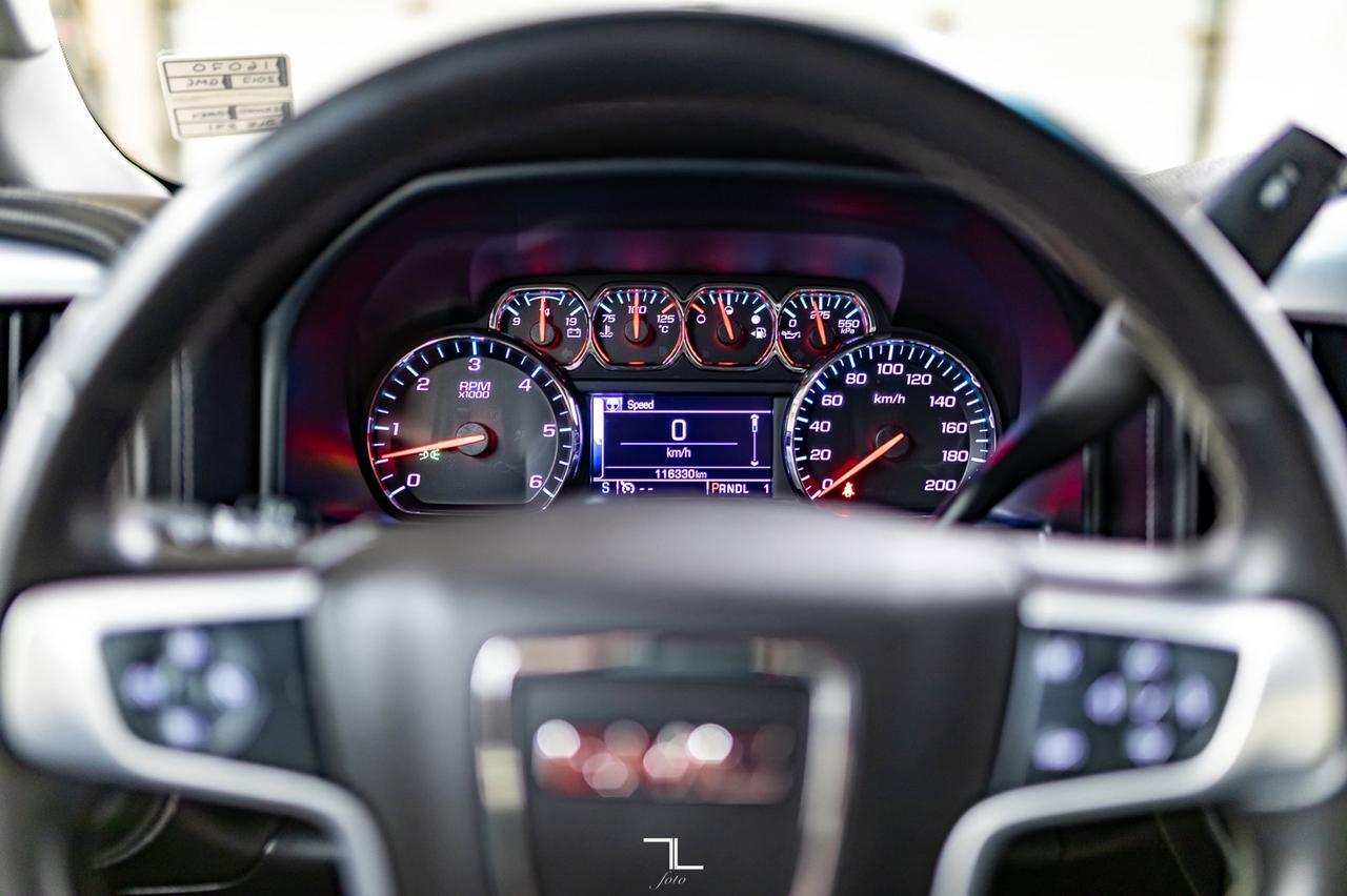 2017 GMC Sierra 2500HD 4x4 Crew Cab SLE Z71 BCam Fuel Wheels Red Deer AB