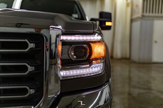 2017 GMC Sierra 2500HD 4x4 Crew Cab SLE Z71 BCam Fuel Wheels Red Deer AB