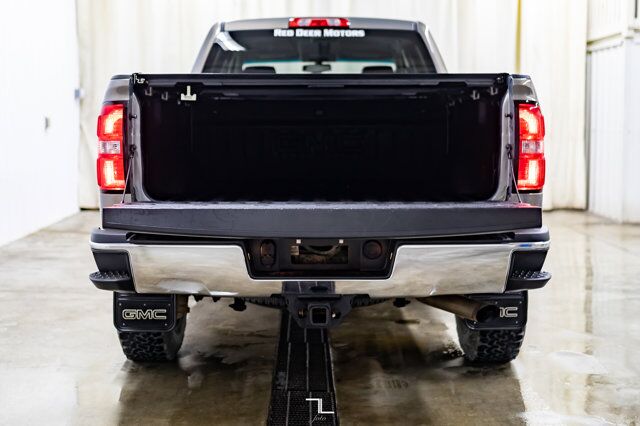 2017 GMC Sierra 2500HD 4x4 Crew Cab SLE Z71 BCam Fuel Wheels Red Deer AB