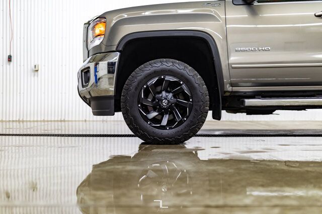 2017 GMC Sierra 2500HD 4x4 Crew Cab SLE Z71 BCam Fuel Wheels Red Deer AB