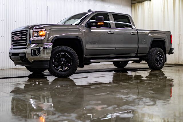 2017 GMC Sierra 2500HD 4x4 Crew Cab SLE Z71 BCam Fuel Wheels Red Deer AB