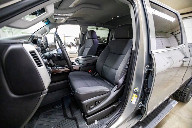 2017 GMC Sierra 2500HD 4x4 Crew Cab SLE Z71 BCam Fuel Wheels Red Deer AB