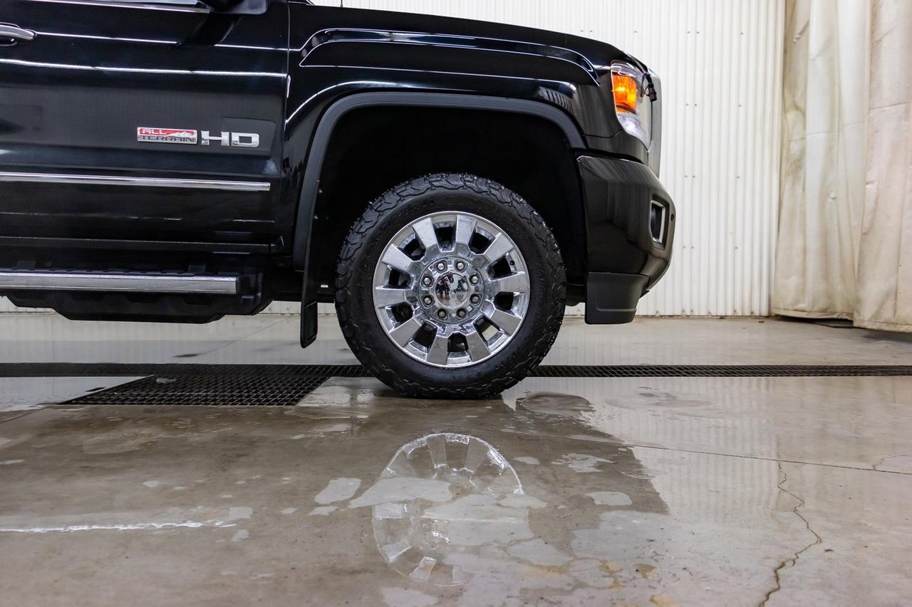 2017 GMC Sierra 2500HD 4x4 Crew Cab SLT All Terrain Diesel Red Deer AB