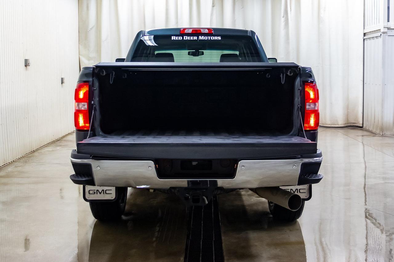 2017 GMC Sierra 2500HD 4x4 Crew Cab SLT Diesel Leather Roof BCam Red Deer AB