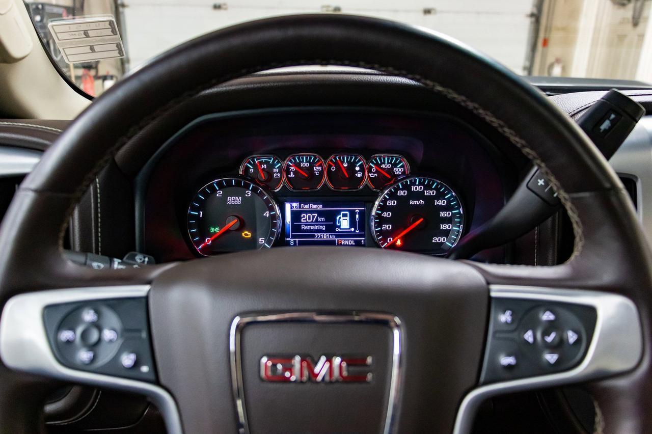 2017 GMC Sierra 2500HD 4x4 Crew Cab SLT Diesel Leather Roof BCam Red Deer AB