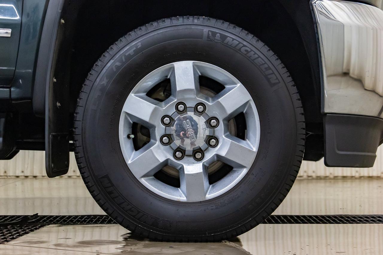 2017 GMC Sierra 2500HD 4x4 Crew Cab SLT Diesel Leather Roof BCam Red Deer AB