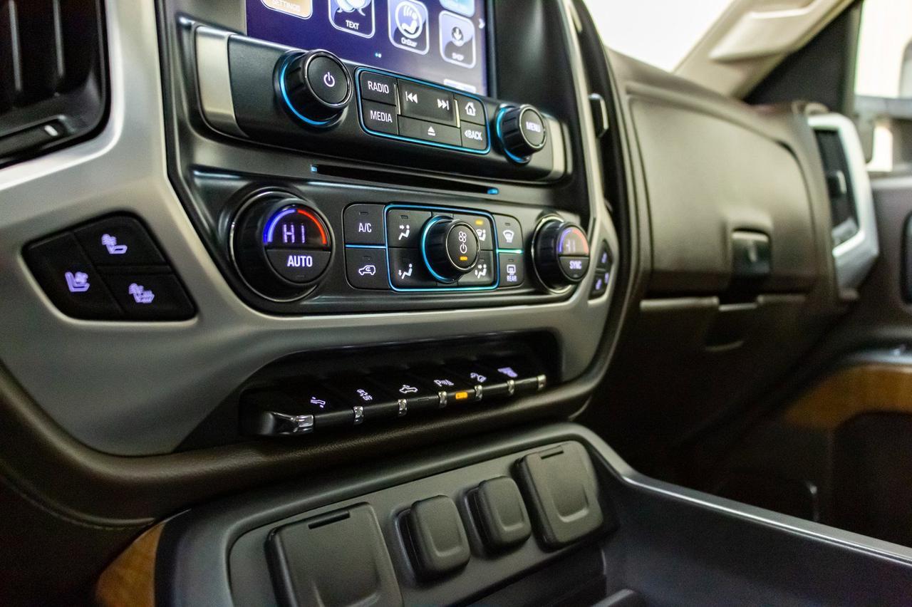 2017 GMC Sierra 2500HD 4x4 Crew Cab SLT Diesel Leather Roof BCam Red Deer AB