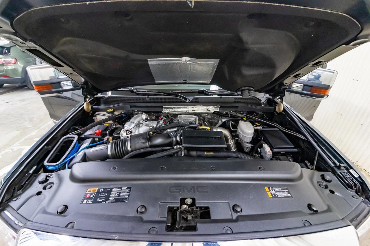 2017 GMC Sierra 2500HD 4x4 Crew Cab SLT Diesel Leather Roof BCam Red Deer AB