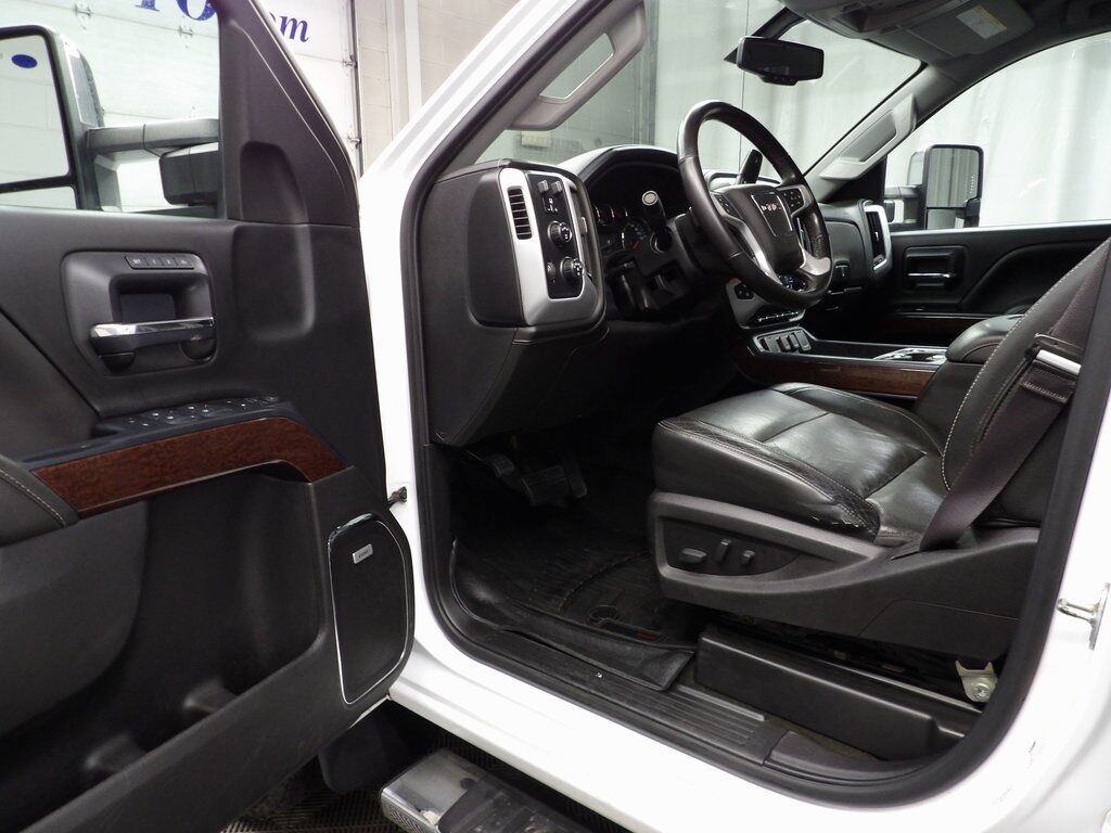 2017 GMC Sierra 2500HD 4x4 Crew Cab SLT Fond du Lac WI