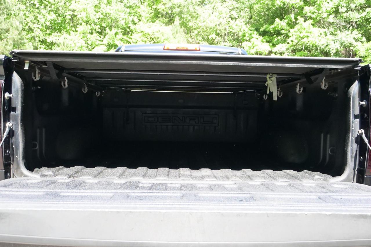 2017 GMC Sierra 2500HD Denali 4X4 / Turbo Diesel / Allison / Plus PKG! Lincolnton NC