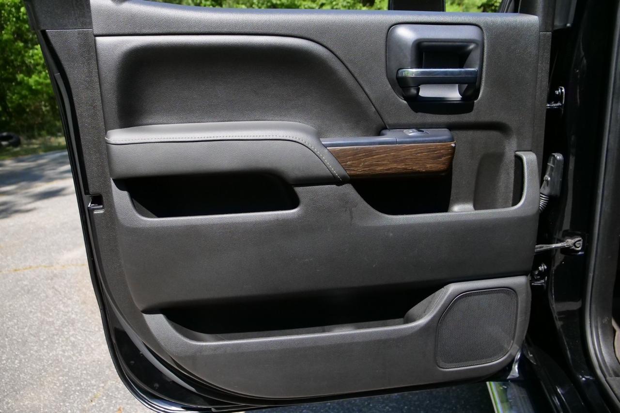 2017 GMC Sierra 2500HD Denali 4X4 / Turbo Diesel / Allison / Plus PKG! Lincolnton NC