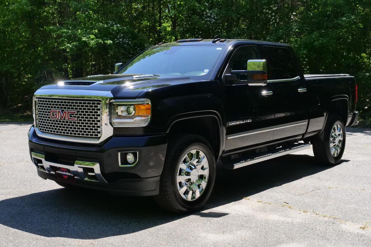 2017 GMC Sierra 2500HD Denali 4X4 / Turbo Diesel / Allison / Plus PKG! Lincolnton NC