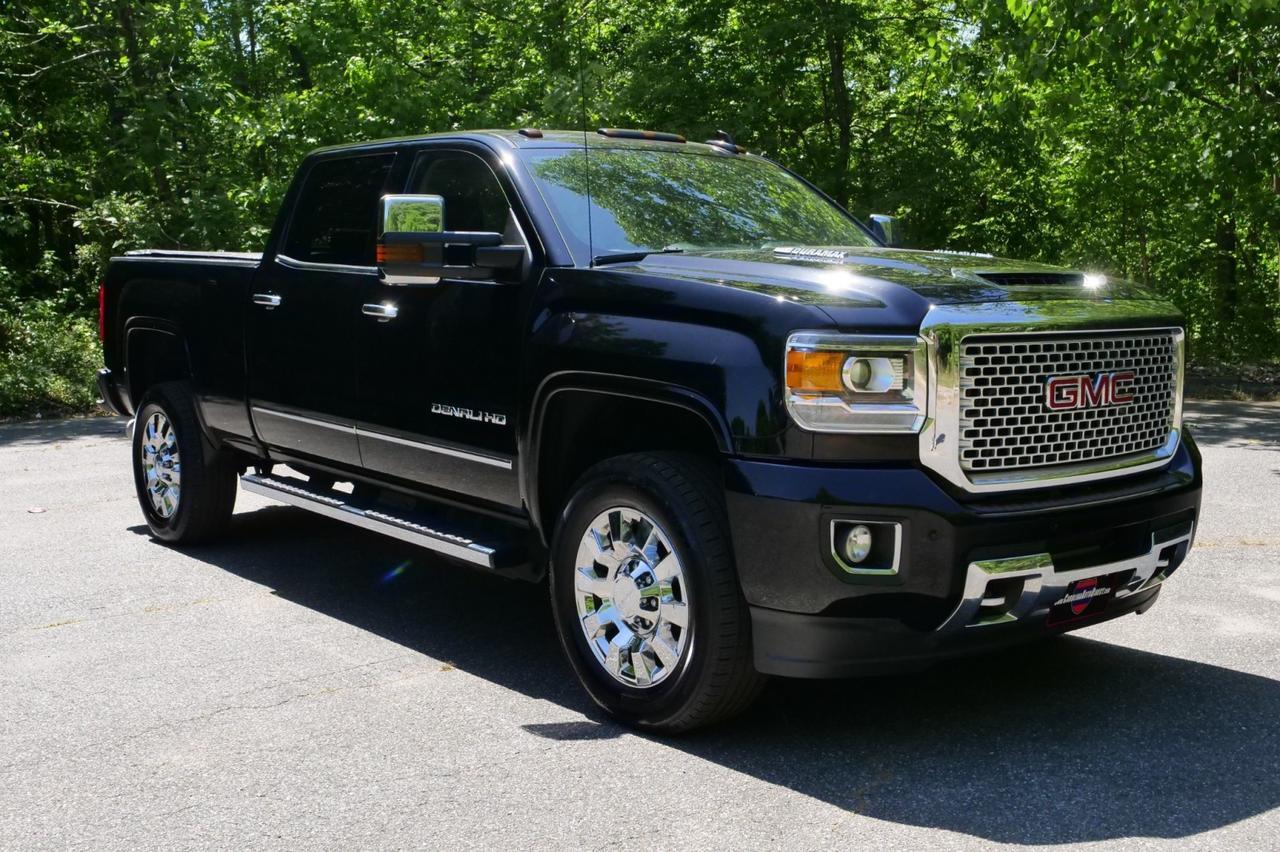 2017 GMC Sierra 2500HD Denali 4X4 / Turbo Diesel / Allison / Plus PKG! Lincolnton NC